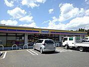 【コンビニエンスストア】ミニストップ菰野庁舎前店まで400ｍ