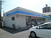 【コンビニエンスストア】ローソン四日市城北町店まで252ｍ