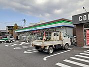 【コンビニエンスストア】ファミリーマート桑名駅西店まで850ｍ