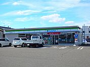 【コンビニエンスストア】ファミリーマート桑名安永東店まで800ｍ