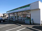 【コンビニエンスストア】ファミリーマート渋川石原店まで800ｍ