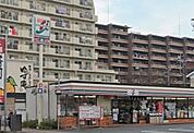【コンビニエンスストア】セブンイレブン横須賀北久里浜店まで126ｍ