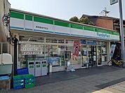 【コンビニエンスストア】ファミリーマート 唐橋羅城門町まで650ｍ