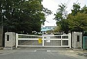 【小学校】三村小学校まで800ｍ