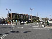 【市役所・区役所】八潮市役所まで900ｍ