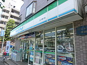 【コンビニエンスストア】ファミリーマートパークシティ新川崎店まで739ｍ