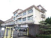 【小学校】岐阜市立岩野田北小学校まで550ｍ