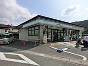 【コンビニエンスストア】ファミリーマート松尾大社前店まで367ｍ