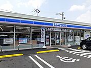 【コンビニエンスストア】ローソン牛久田宮町店まで400ｍ