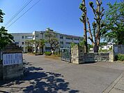 【小学校】太田市立宝泉東小学校まで650ｍ