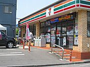 【コンビニエンスストア】セブンイレブン蕨市役所通り店まで439ｍ
