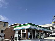 【コンビニエンスストア】ファミリーマート 土浦真鍋店まで500ｍ