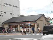 【コンビニエンスストア】セブンイレブン京都西院駅東店まで198ｍ