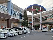 【ショッピングセンター】アクロスモール守谷まで450ｍ