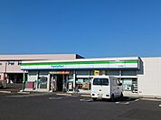 【コンビニエンスストア】ファミリーマート城東店まで650ｍ
