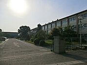 【中学校】中部中学校まで100ｍ