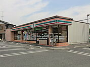 【コンビニエンスストア】セブンイレブン熊谷上之店まで936ｍ