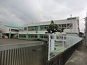 【幼稚園】上島幼稚園まで912ｍ
