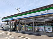 【コンビニエンスストア】ファミリーマートつくば桜金田店まで850ｍ
