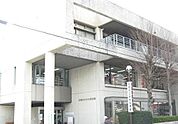 【図書館】中央図書館まで1300ｍ