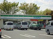 【コンビニエンスストア】ファミリーマート大宮三橋四丁目店まで248ｍ