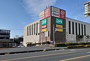 【ショッピングセンター】ロピア　浦和クイズゲート店まで500ｍ