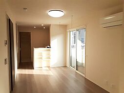 ソル・レヴェンテ　A 1階1LDKのリビング/ダイニング