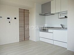 エムスクエア 205 2階1LDKのリビング/ダイニング