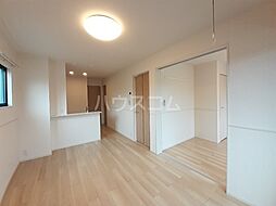 リープ 203 2階2LDKのリビング/ダイニング