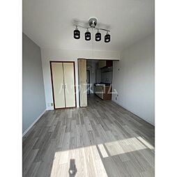 ハッピースカイ 302 3階ワンルームのリビング/ダイニング