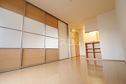 エスト・レザン 2階1LDKのリビング/ダイニング