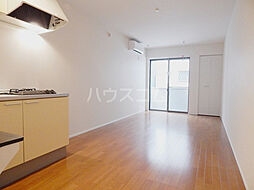 グランデ一ノ割 102 1階ワンルームのリビング/ダイニング