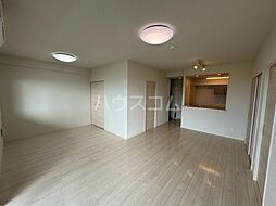 プレミアムコート浦添勢理客 13階2LDKのリビング/ダイニング