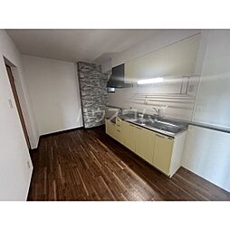 愛知高速東部丘陵線 杁ヶ池公園駅 徒歩14分の賃貸マンション 1階3DKのリビング/ダイニング