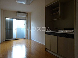 エトワール元宮 1B 1階ワンルームのリビング/ダイニング