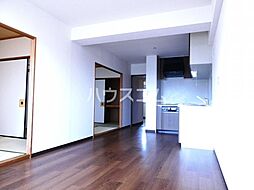 ラジョーヌ 102 1階3LDKのリビング/ダイニング