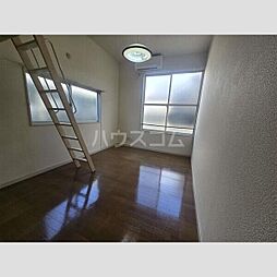 エルドラド 105 1階ワンルームのリビング/ダイニング