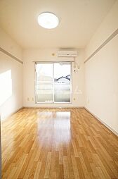 ヒルトップテネラ 108 1階ワンルームのリビング/ダイニング