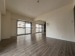 ユンヌ・ホワイエ