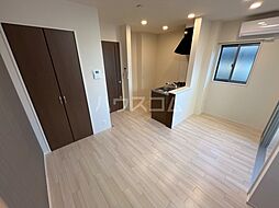 キャメロット八王子 105 1階1LDKのリビング/ダイニング