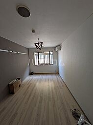 メゾン片倉 102 1階ワンルームのリビング/ダイニング