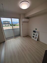 ヴィラクレストVI 203 2階1LDKのリビング/ダイニング