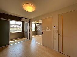 リッチハーベスト III 205 1階1LDKのリビング/ダイニング