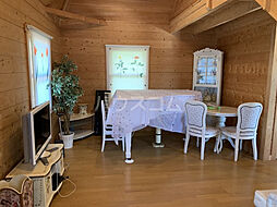 西竹之丸戸建　スウェーデン式ログハウス 1 1階3LDKのリビング/ダイニング