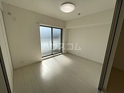 リブリ・SKY’S THE LIMIT 201 2階1LDKのリビング/ダイニング