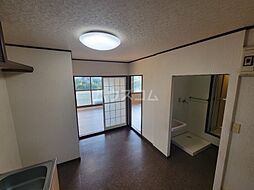 ファミーユM 201 2階2DKのリビング/ダイニング