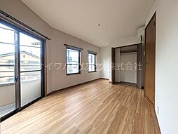 ベルシェニシヤマ 203 2階ワンルームのリビング/ダイニング