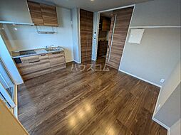 Ｙ’ｓ　Ｐｒｅｓｉｏｕｓ　IX 105 1階ワンルームのリビング/ダイニング