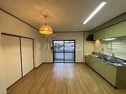 サニーコート朝宮 304 3階4LDKのリビング/ダイニング