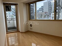 ロイヤルシティ赤羽岩淵 202 2階ワンルームのリビング/ダイニング